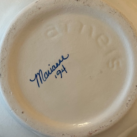 Arnel's Vintage Victorian Style Pitcher and Wash Basin - Picture 3 of 4